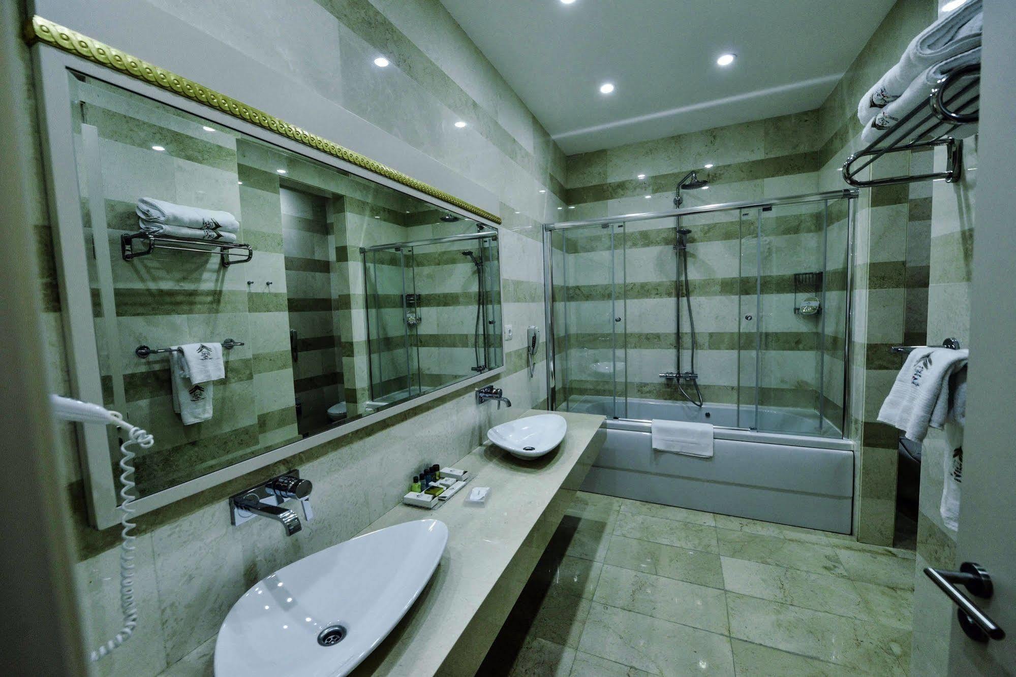 Gabala Garden Hotel ภายนอก รูปภาพ